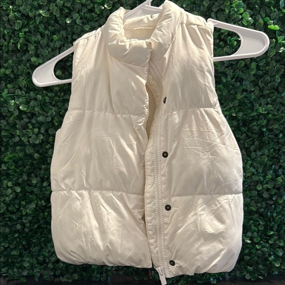 Old Navy Off-White Puffer Vest - Picture 1 of 3